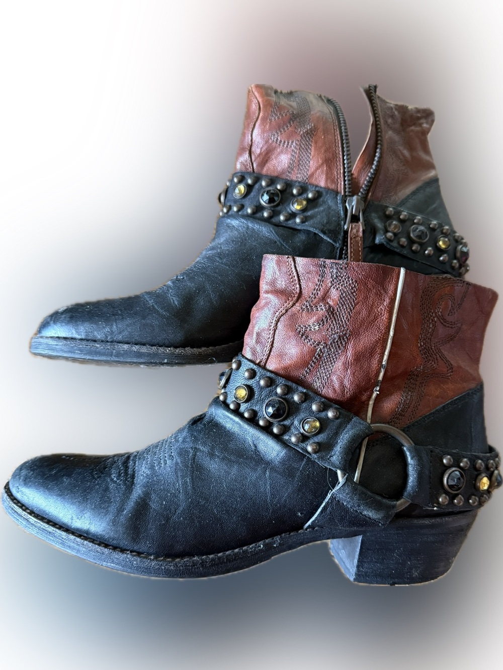 VINTAGE Brown & Black Studded Leather Western Boots - SAM EDELMAN  8-1/2 medium